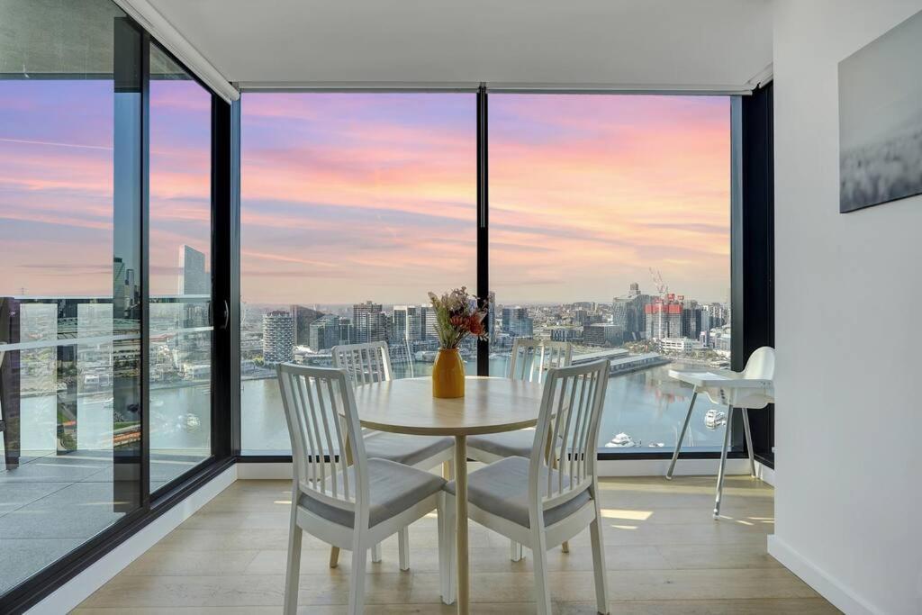 Wake Up In Front Of Water Bay Beckons- 2B2B1C Apartment Melbourne Exterior photo