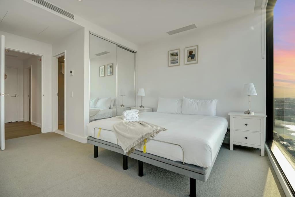 Wake Up In Front Of Water Bay Beckons- 2B2B1C Apartment Melbourne Exterior photo