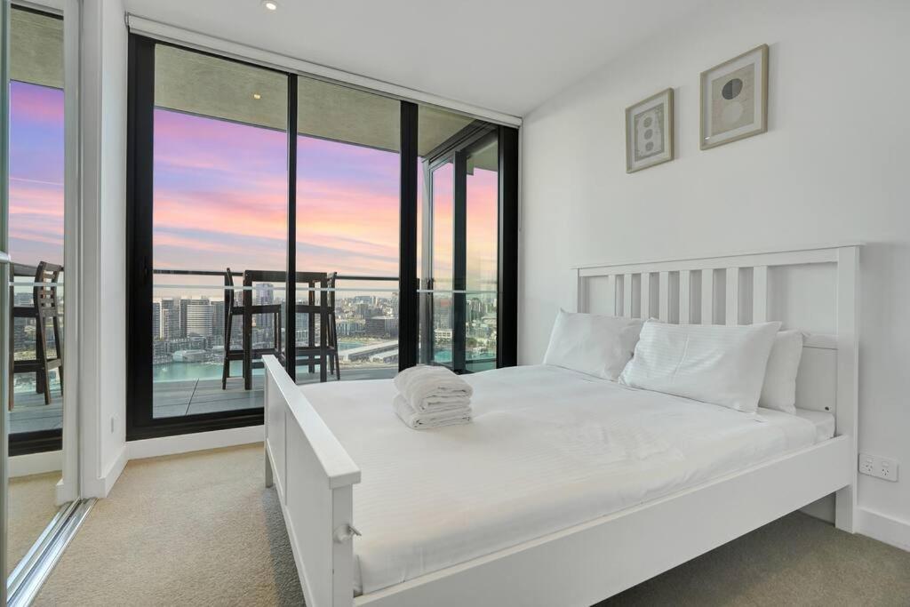Wake Up In Front Of Water Bay Beckons- 2B2B1C Apartment Melbourne Exterior photo