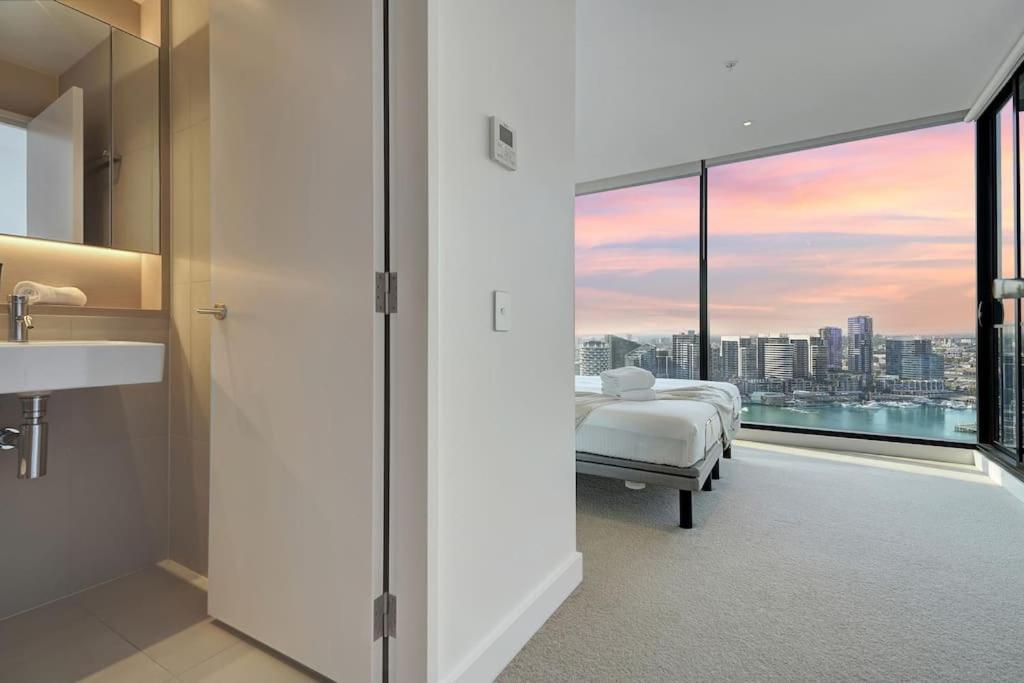 Wake Up In Front Of Water Bay Beckons- 2B2B1C Apartment Melbourne Exterior photo