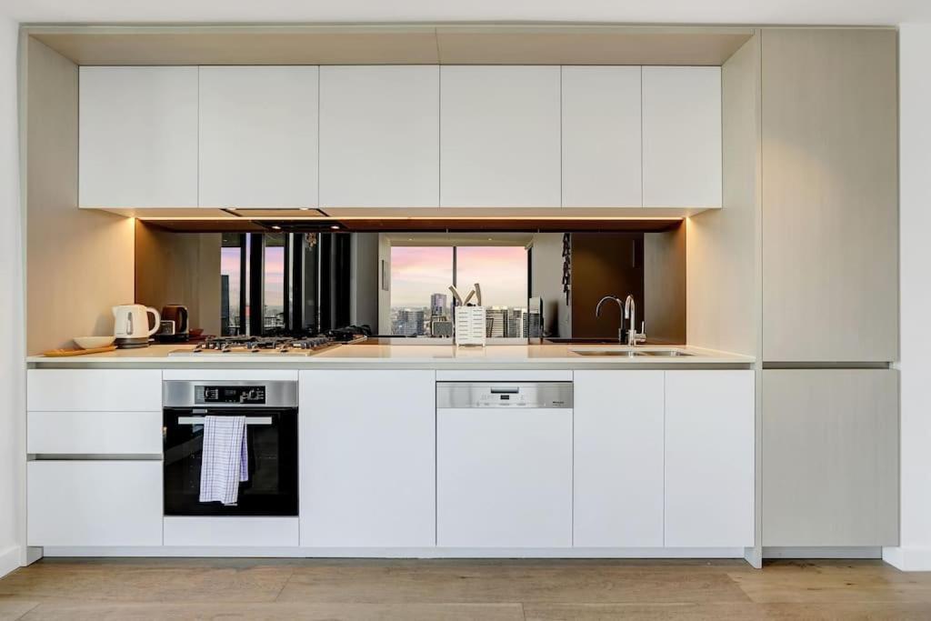 Wake Up In Front Of Water Bay Beckons- 2B2B1C Apartment Melbourne Exterior photo