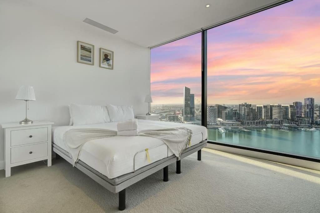 Wake Up In Front Of Water Bay Beckons- 2B2B1C Apartment Melbourne Exterior photo